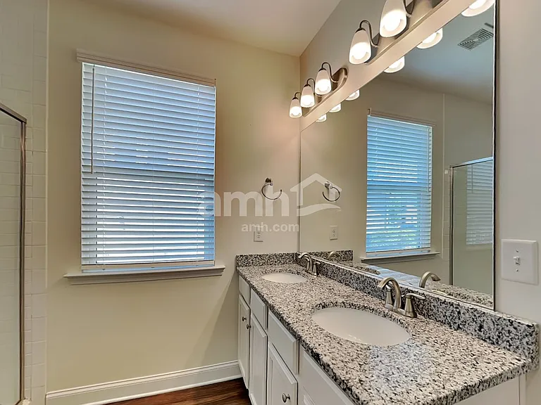 300 Vaughan Pl — Photo 13