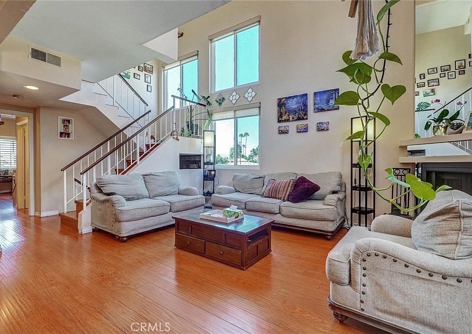 1st image of 6323 Reseda Blvd Unit 1