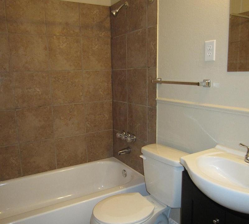 2nd image of 3616 Ladue St