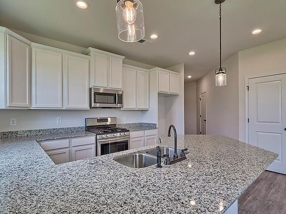 3rd image of 721 Courtland Drive