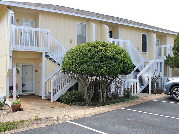 2nd image of 775 Gulf Shore Dr Unit 2033