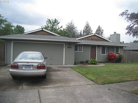 3rd image of 1513 SE Beaver Creek Ln