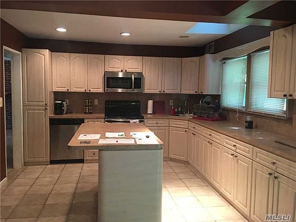 3rd image of 107 Rosemont Ave