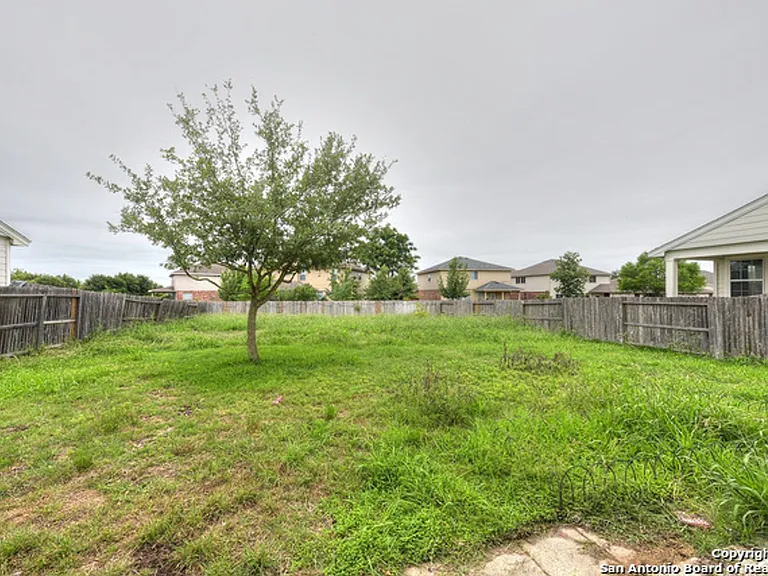 157 Carmel Dr — Photo 24