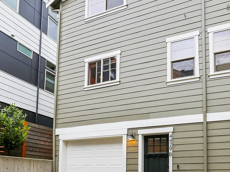 4429 41st Ave SW #B — Photo 2