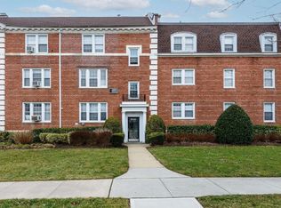 129 2nd St APT H3, Garden City, NY 11530