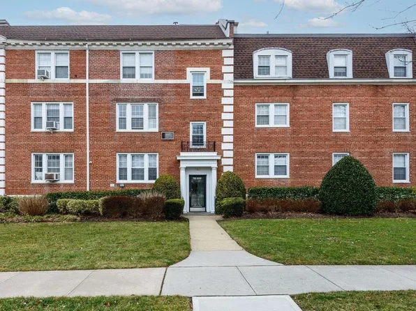 129 Second Street #H3, Garden City, NY 11530