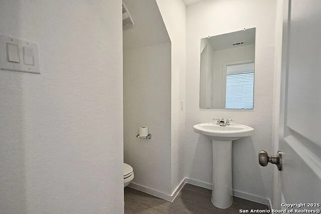 2 bed, 2.5 bath, 1013 sqft, $1,295 — Photo 4