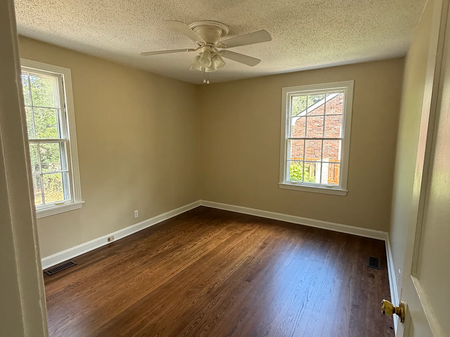 3 bed, 1444 sqft, $2,900 — Photo 4
