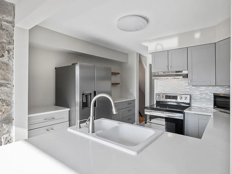 16 Crescent Dr — Photo 8
