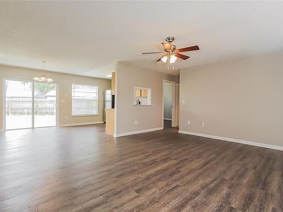 3rd image of 1002 PINEHAVEN COURT