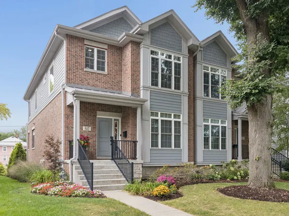 817 N Center St, Naperville, IL 60563