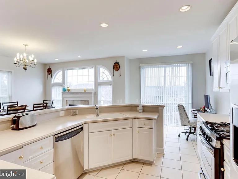 9283 Laurel Ridge Crossing Rd — Photo 13