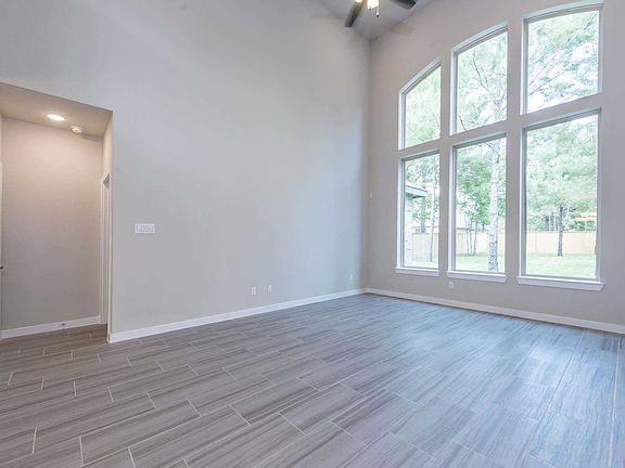 4th image of 121 Stella Iris Ln