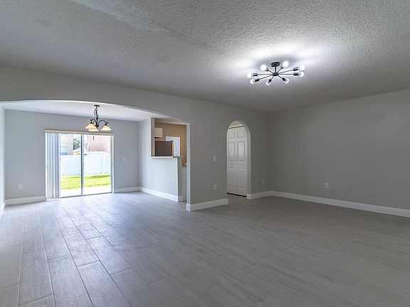 2nd image of 2755 Dodds Ln