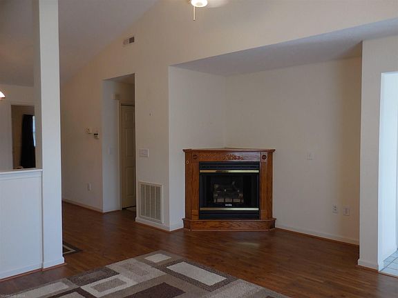 3rd image of 233 Wheatland Ct