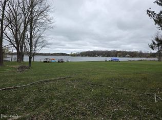 3760 Southwick Dr, Howell, MI 48843