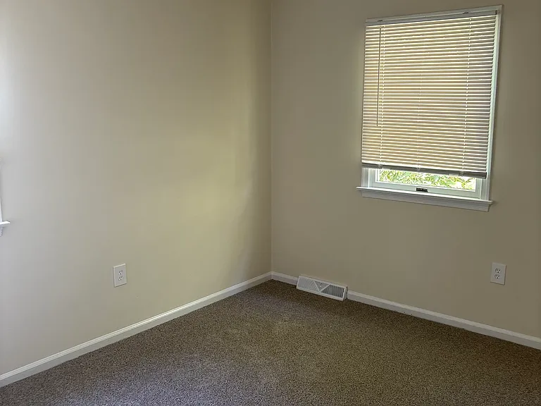 423 Highland Ave #B — Photo 6