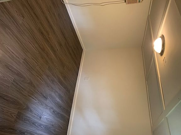 5th image of 269 Shagbark Ln