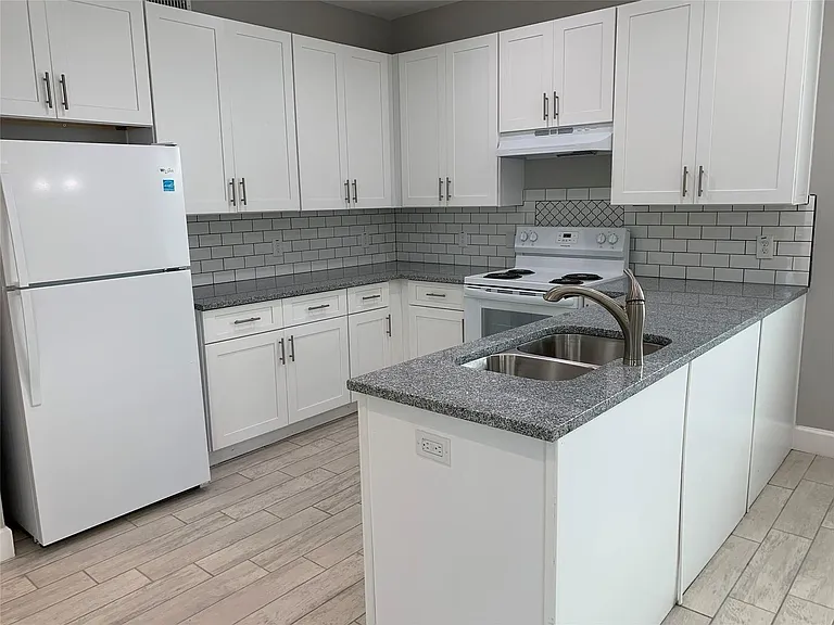 4221 Alvin St #A — Photo 5