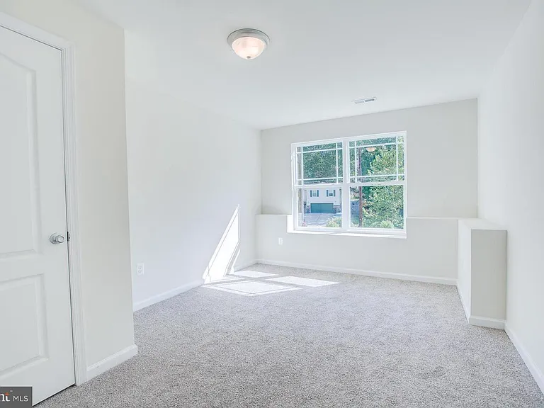 1002 Aquia Dr — Photo 12