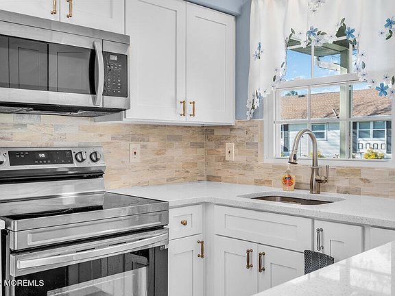 2nd image of 69D Sunset Road #60