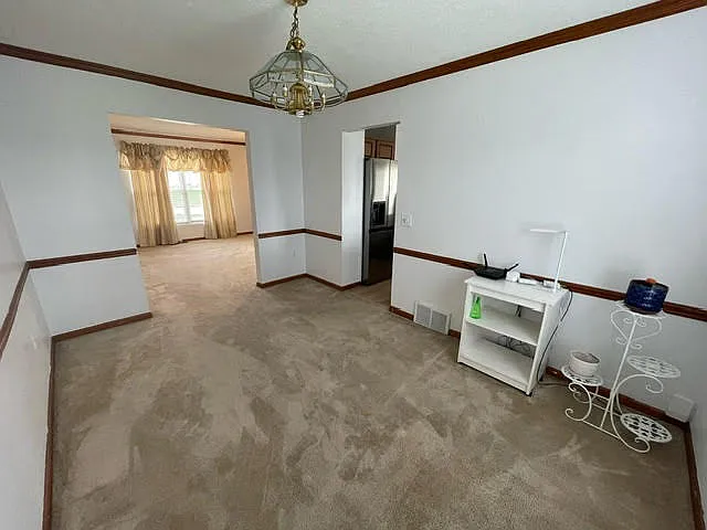 463 Cambridge Dr — Photo 5