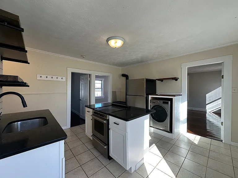 148 Bradford St #6 — Photo 2