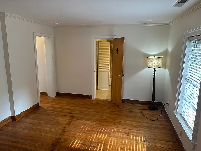 460 W Ravenswood Ln — Photo 16