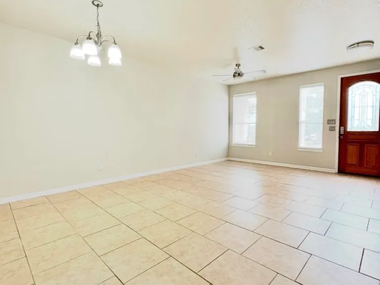 21115 Cape Coral — Photo 2