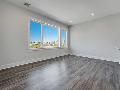 658 Grand St #401 — Photo 9