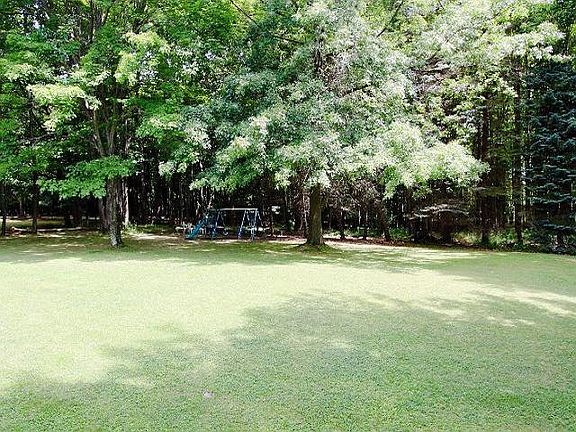 3rd image of 89 Sanford Dr
