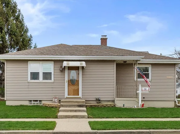 7601 39th AVENUE, Kenosha, WI 53142