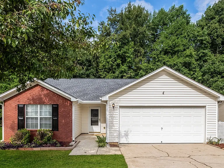173 Waters Edge Dr — Photo 1