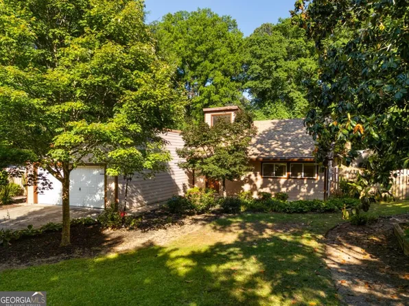 2760 Baramore Rd NE, Marietta, GA 30062