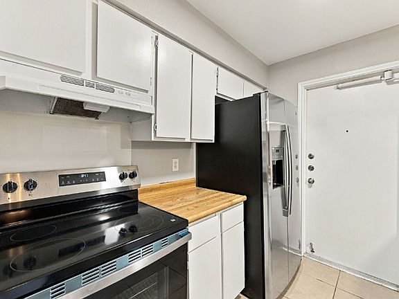 2nd image of 12212 Ridge Crown St