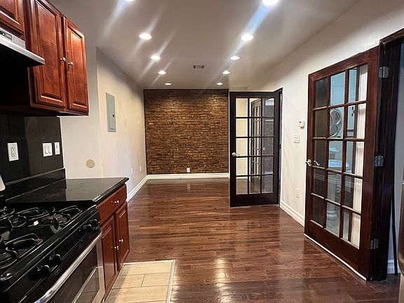 5th image of 802 Mac Donough St #2C