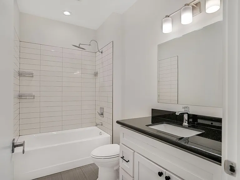 2606 Saint Louis St — Photo 8