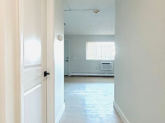 5th image of 37 Vine St #17