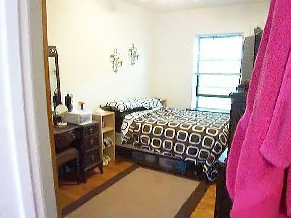 5th image of 4621 N Leavitt St #1