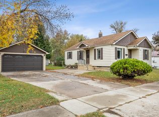 215 16th St N, Moorhead, MN