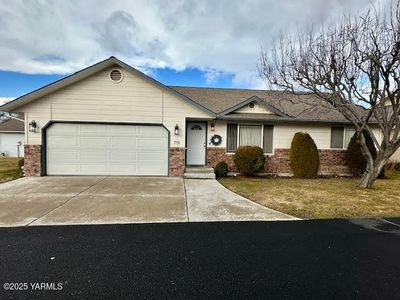 719 S 73rd Ave, Yakima, WA, 98908