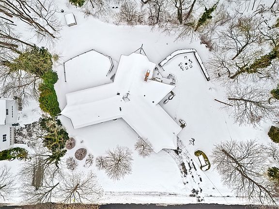 2nd image of 10 Lincoln Road