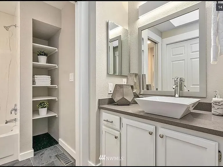 11801 NE 105th Ct — Photo 8