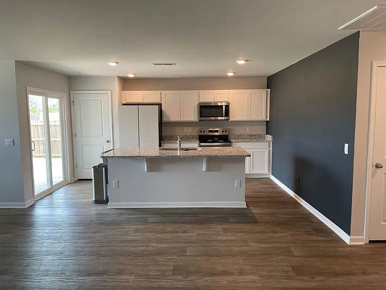 1824 E Woodstork Ln NE — Photo 8