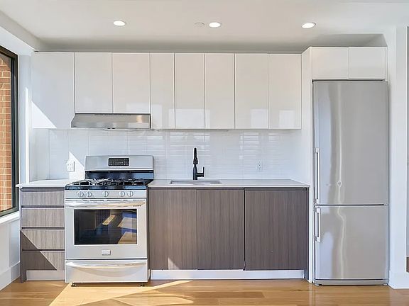 5th image of 237 11th St APT 9C