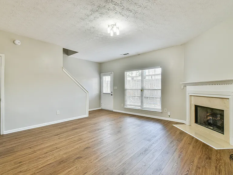 2529 Emma Way — Photo 13