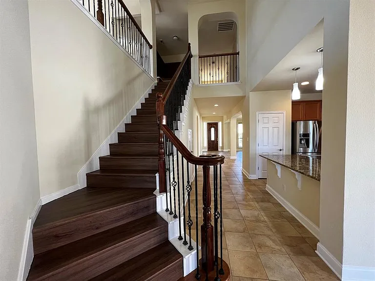 15224 Interlachen Dr — Photo 7