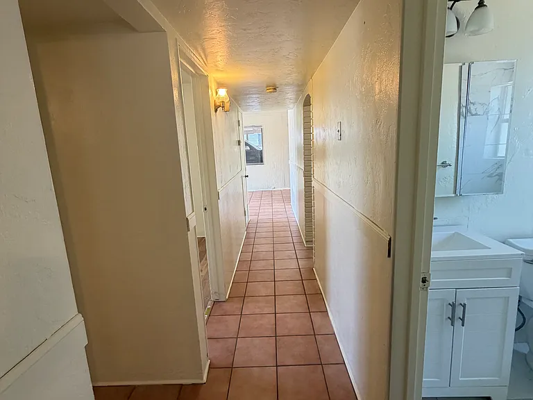 2626 E Keswick Cir — Photo 12
