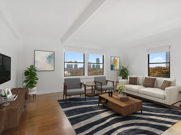 865 United Nations Plaza image 1 of 6